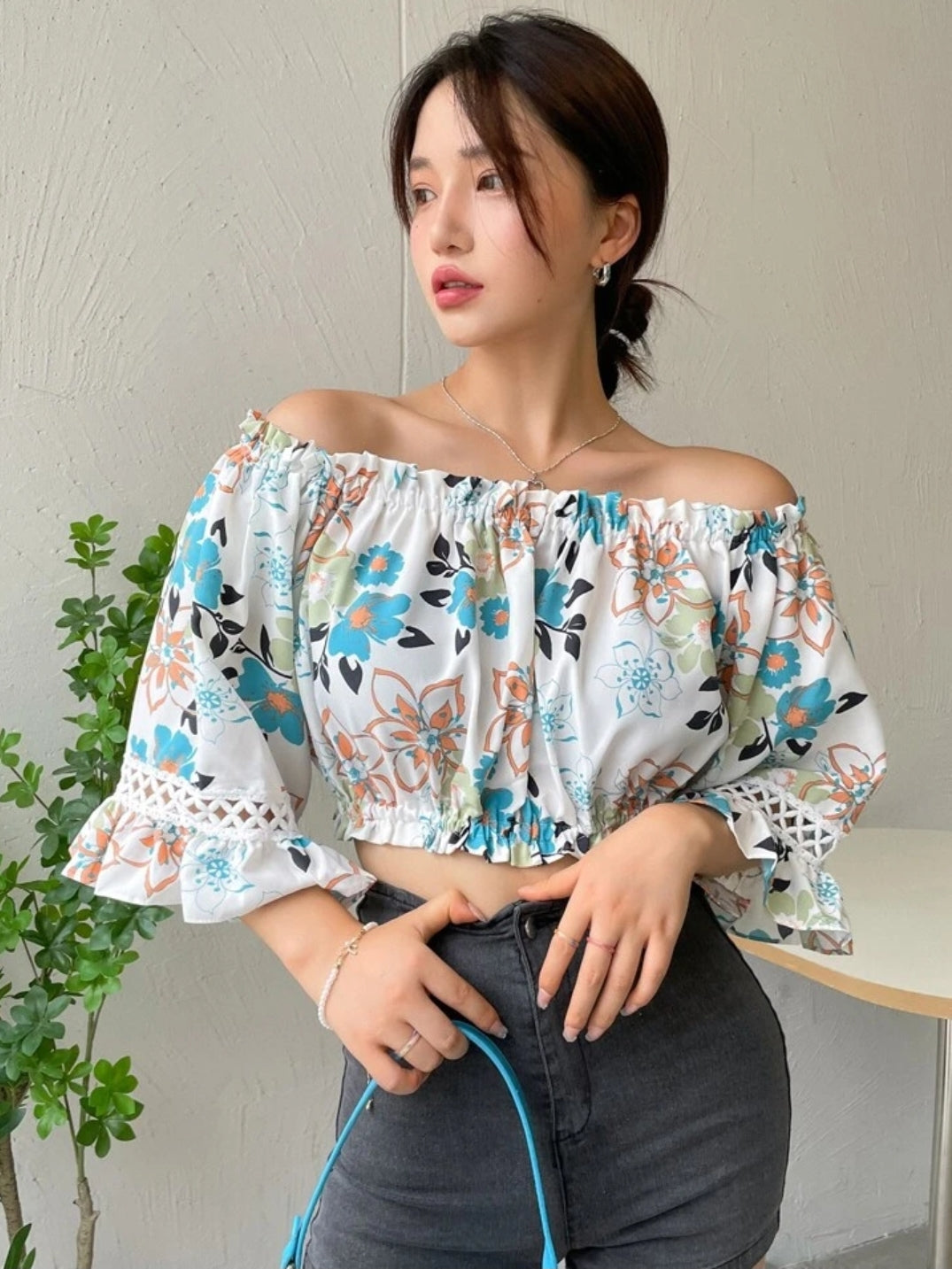 NiloBerry Multicolour floral printed off-shoulder crop top with flare and lace sleeve