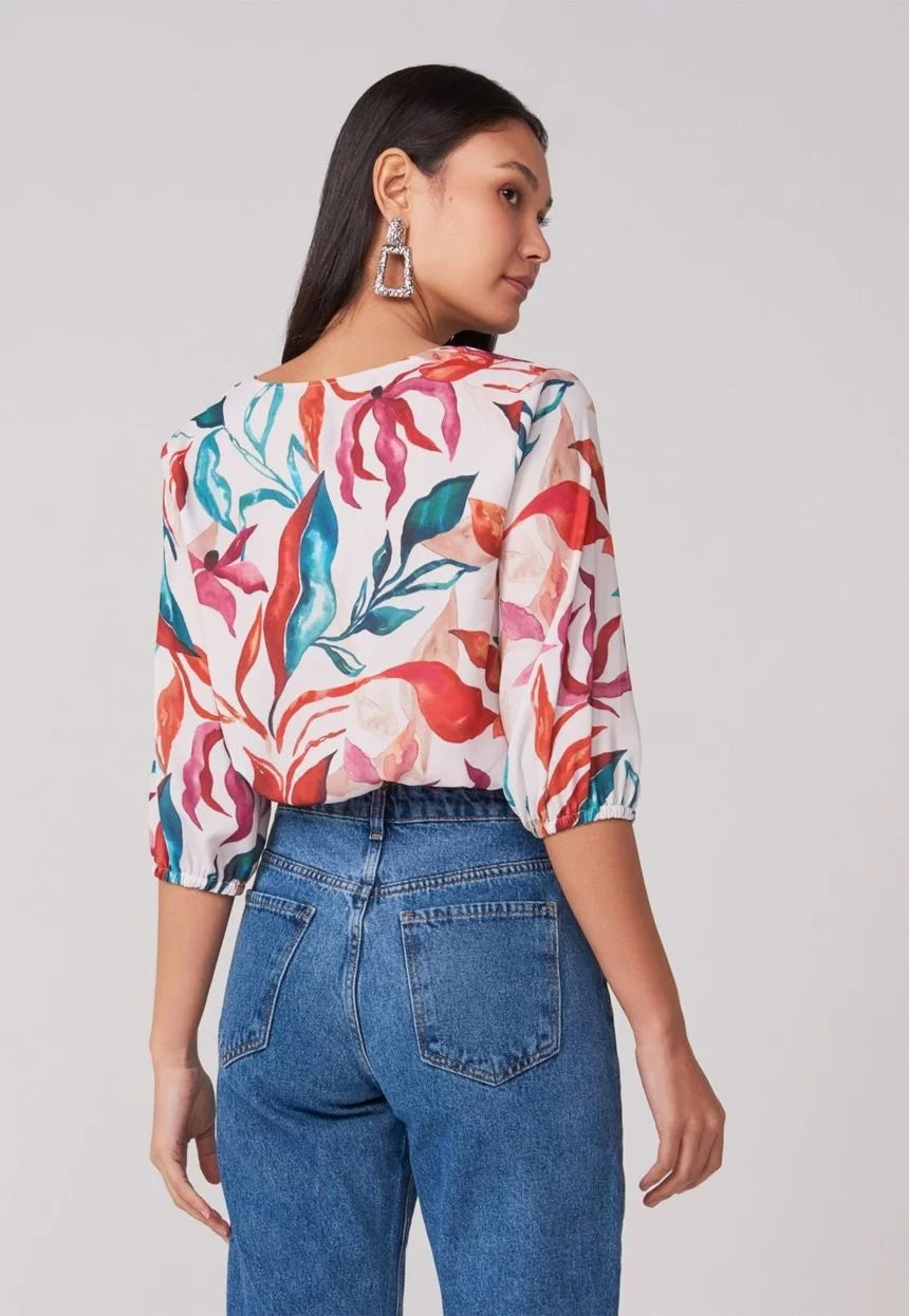 NiloBerry Tropical printed V-neck, crop top